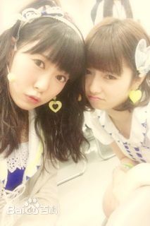 岛崎遥香(日文名：島崎遥香，平假名：しまざき はるか，罗马拼音：SHIMAZAKI HARUKA)和成员们在一起的帕露露前后照片