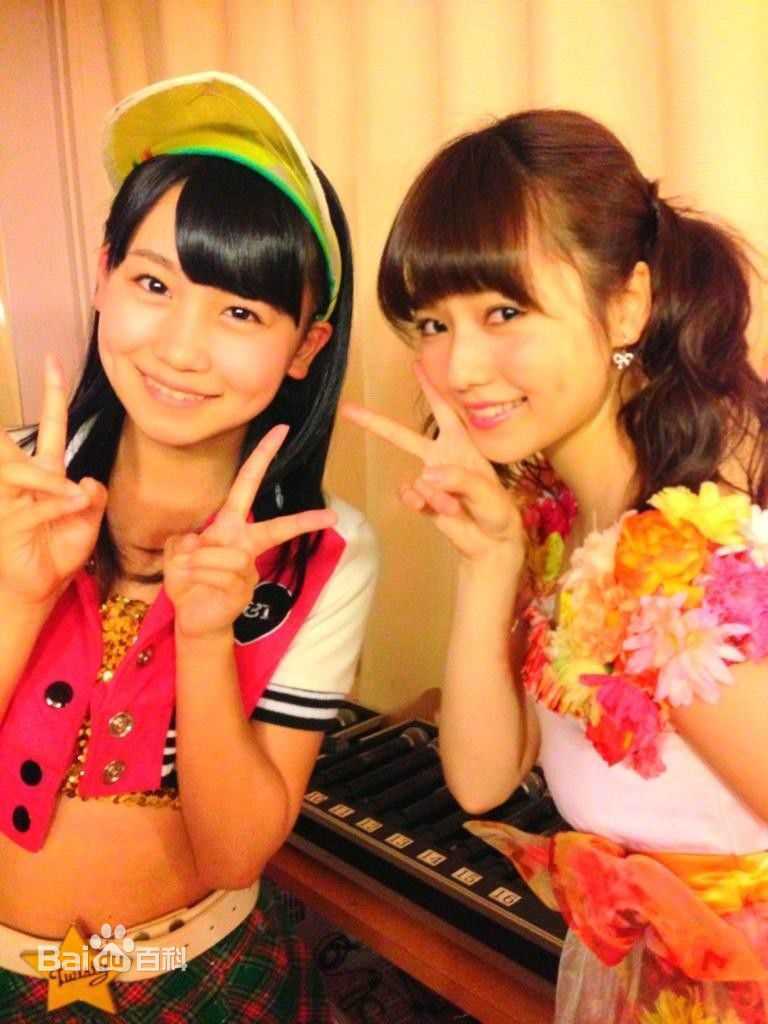 岛崎遥香(日文名：島崎遥香，平假名：しまざき はるか，罗马拼音：SHIMAZAKI HARUKA)和成员们在一起的帕露露前后照片