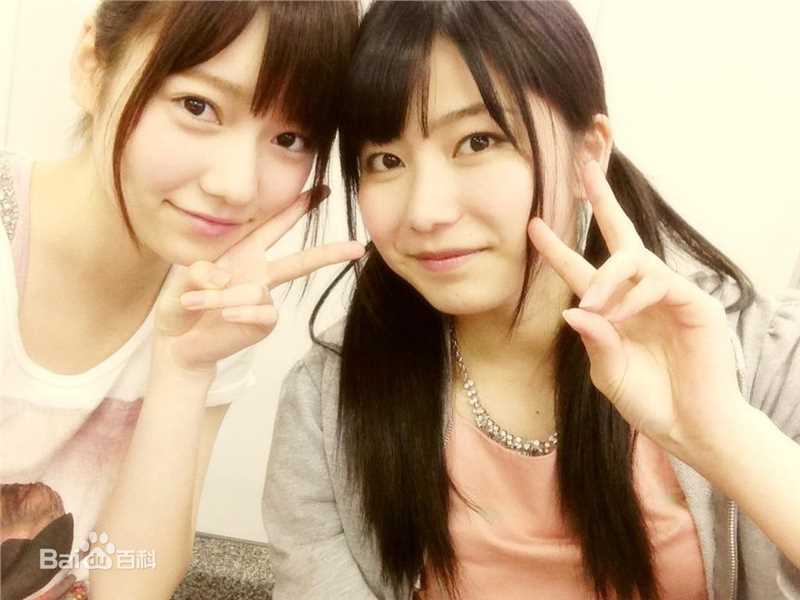 岛崎遥香(日文名：島崎遥香，平假名：しまざき はるか，罗马拼音：SHIMAZAKI HARUKA)和成员们在一起的帕露露前后照片