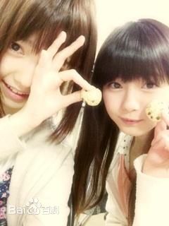 岛崎遥香(日文名：島崎遥香，平假名：しまざき はるか，罗马拼音：SHIMAZAKI HARUKA)和成员们在一起的帕露露前后照片