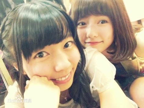 岛崎遥香(日文名：島崎遥香，平假名：しまざき はるか，罗马拼音：SHIMAZAKI HARUKA)和成员们在一起的帕露露前后照片