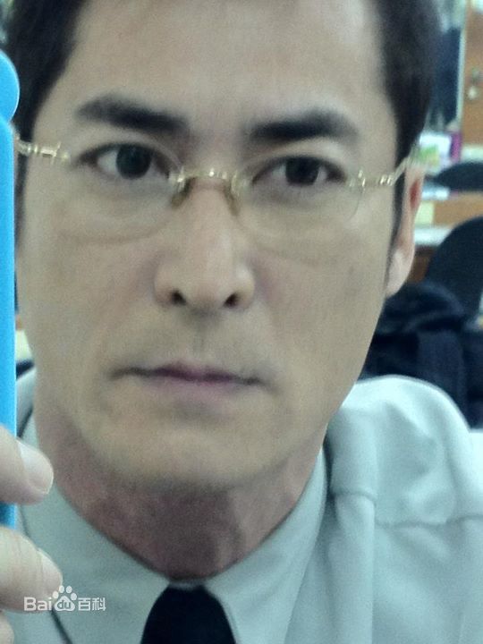 最新黄建群壁纸