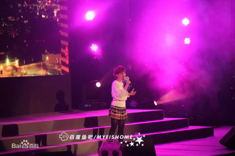 梁静茹(Fish Leong)2010.12.20 MusicRadio慈善演唱会素颜照壁纸