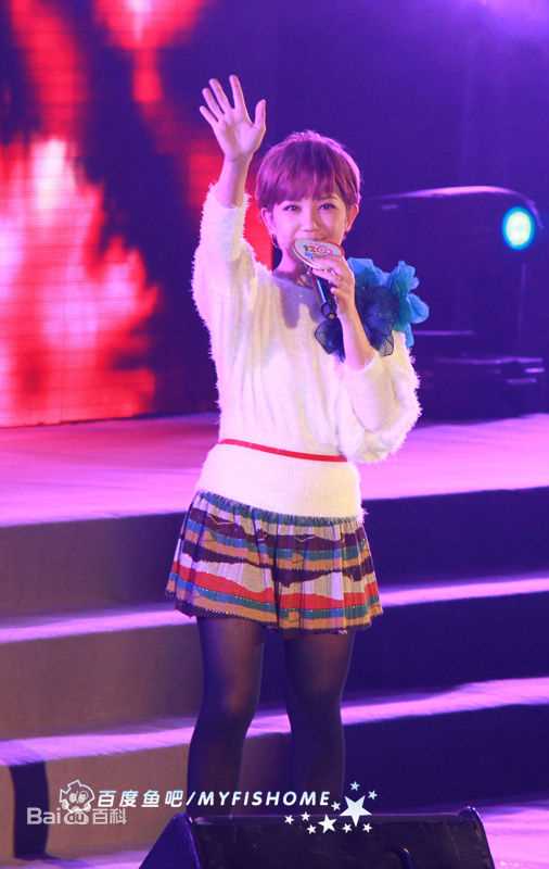 梁静茹(Fish Leong)2010.12.20 MusicRadio慈善演唱会素颜照壁纸