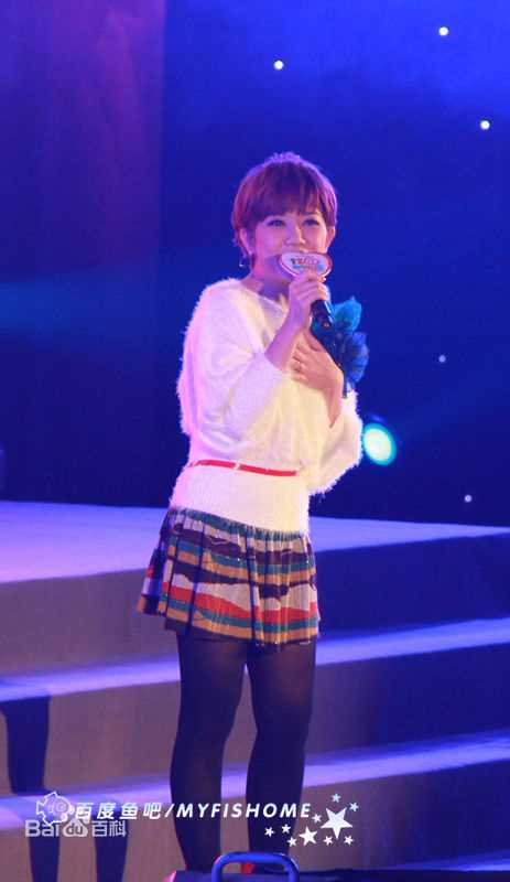 梁静茹(Fish Leong)2010.12.20 MusicRadio慈善演唱会素颜照壁纸