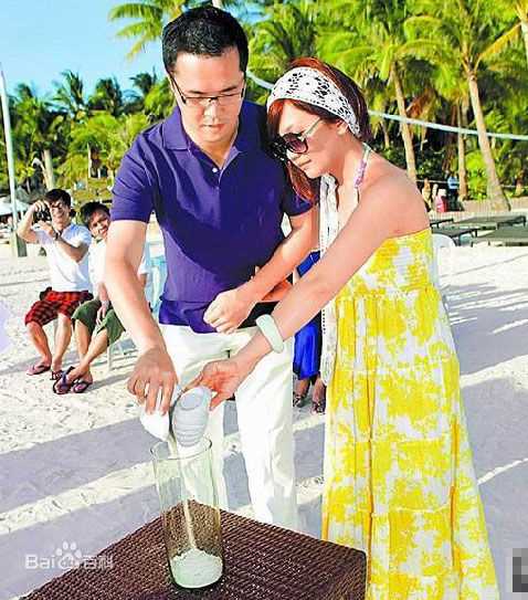 梁静茹(Fish Leong)夫妻性感图片图集