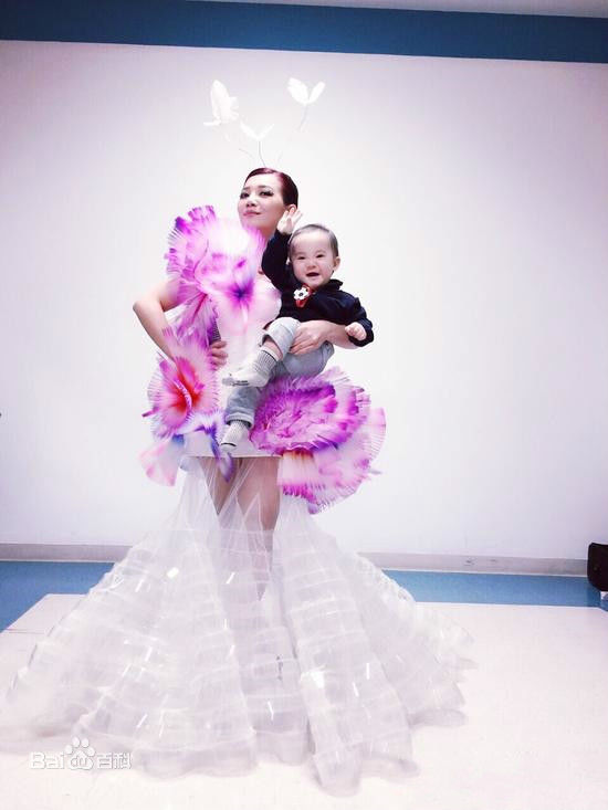 梁静茹(Fish Leong)全家福素颜照相册