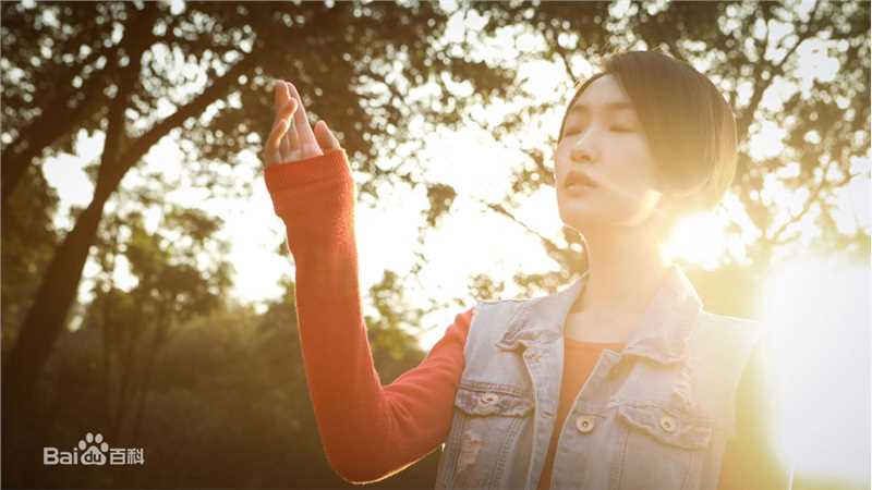 周依然《为你写诗》最新剧照