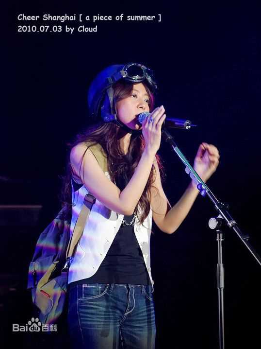 陈绮贞(Cheer)2010年7月3日上海演唱会壁纸壁纸