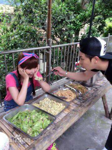 最新简恺乐(Butterfly Chien)在《娱乐百分百》幕后花絮中的图集