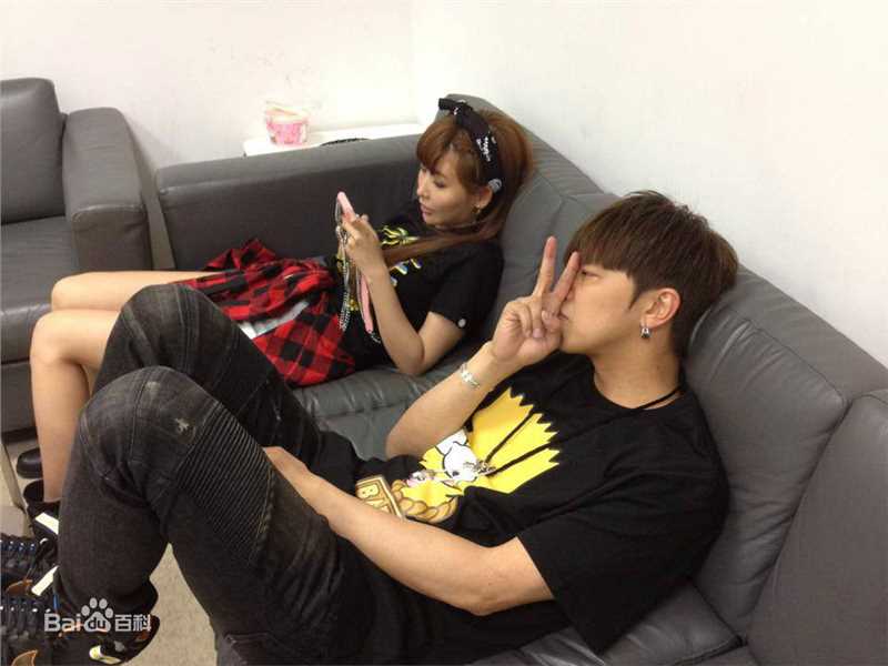 最新简恺乐(Butterfly Chien)在《娱乐百分百》幕后花絮中的图集