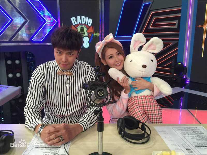 最新简恺乐(Butterfly Chien)在《娱乐百分百》幕后花絮中的图集