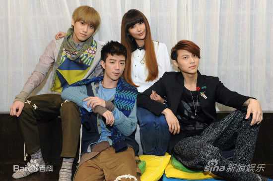 简恺乐(Butterfly Chien)我没有很想你前后照片