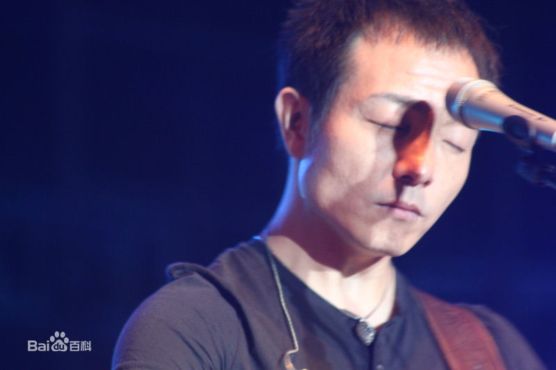 许巍星光璀璨耀客都素颜照相册