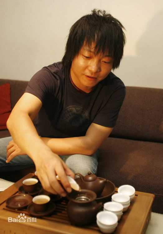 许巍生活中的生活照