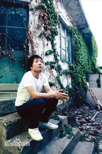 许巍生活中的生活照