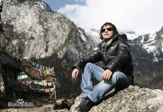 许巍生活中的生活照