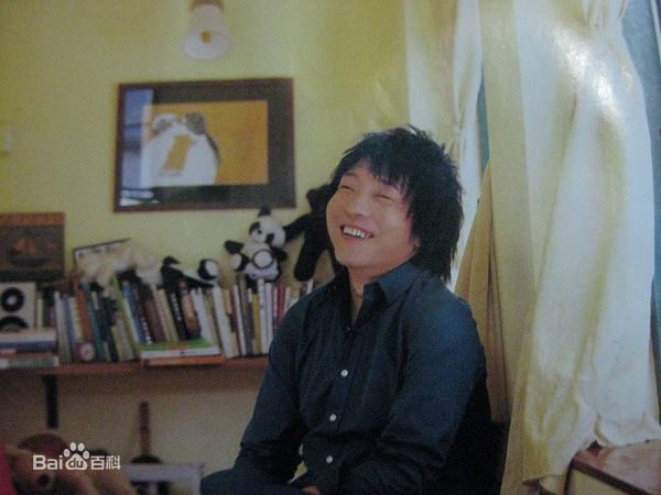 许巍生活中的生活照