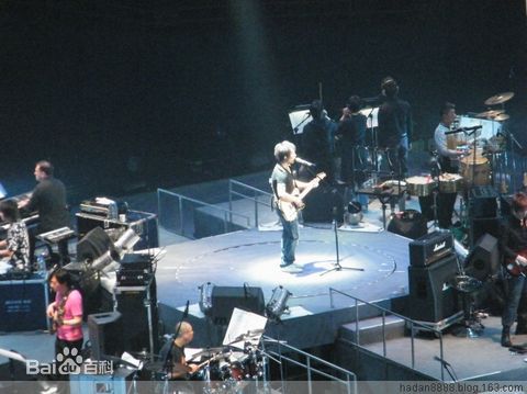 最全许巍在2009年《今天》北京演唱会中的壁纸