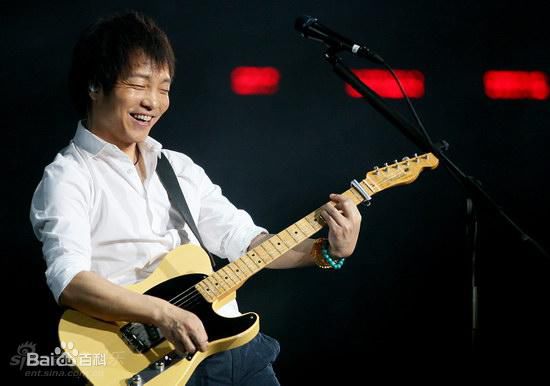 最全许巍在2009年《今天》北京演唱会中的壁纸