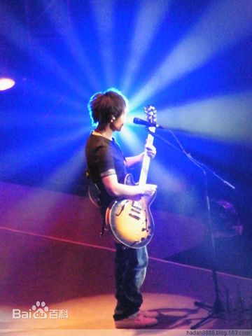 最全许巍在2009年《今天》北京演唱会中的壁纸