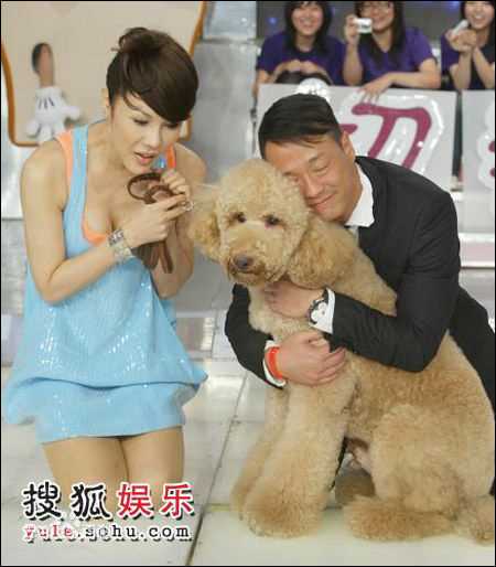 利菁(Regine；WU Ming En)生活演艺照素颜照相册