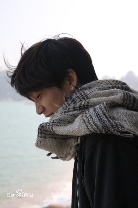 卢镇业(Siuyea Lo)生活照性感图片图集