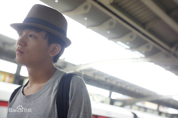 卢镇业(Siuyea Lo)生活照性感图片图集