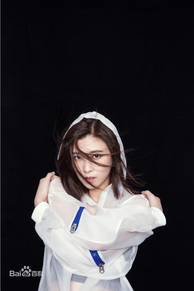 银雪(Crystal)最新四壁纸