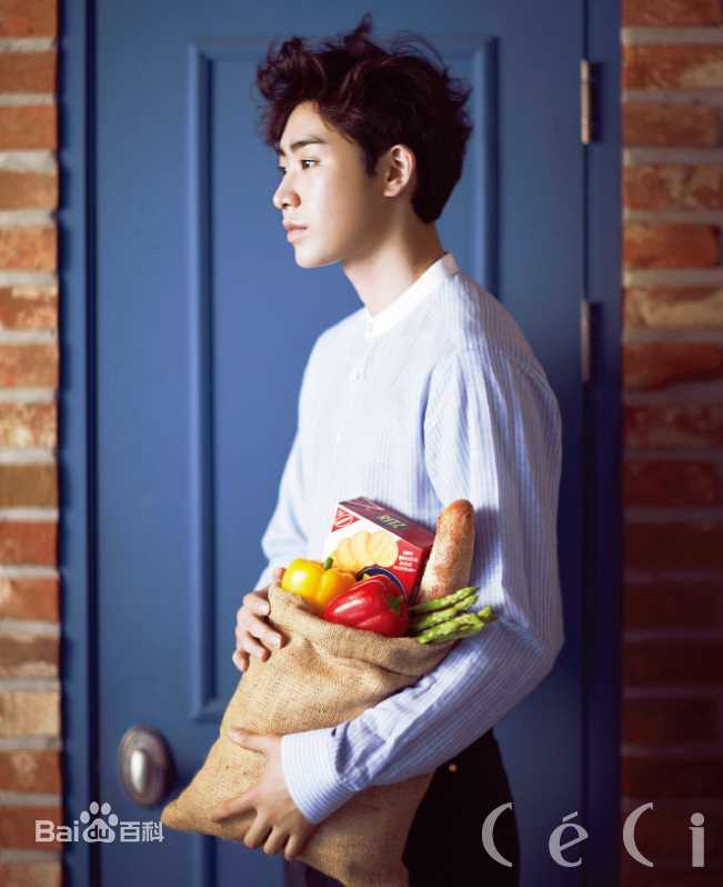 朴敏雨（官方译名）(，Park Min Woo)最优质杂志相册