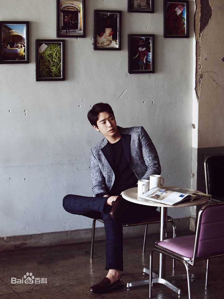 朴敏雨（官方译名）(，Park Min Woo)最优质杂志相册