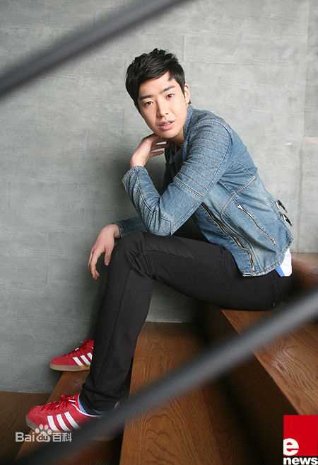 朴敏雨（官方译名）(，Park Min Woo)最优质杂志相册