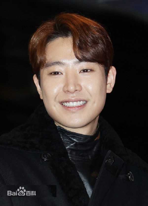 朴敏雨（官方译名）(，Park Min Woo)活动前后照片