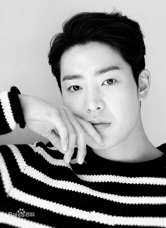 精选朴敏雨（官方译名）(，Park Min Woo)