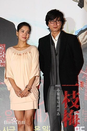 最全郑慧英(，Jung Hye-Young)在参加《一枝梅》发布会中的壁纸