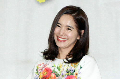 最优质郑慧英(，Jung Hye-Young)生活照