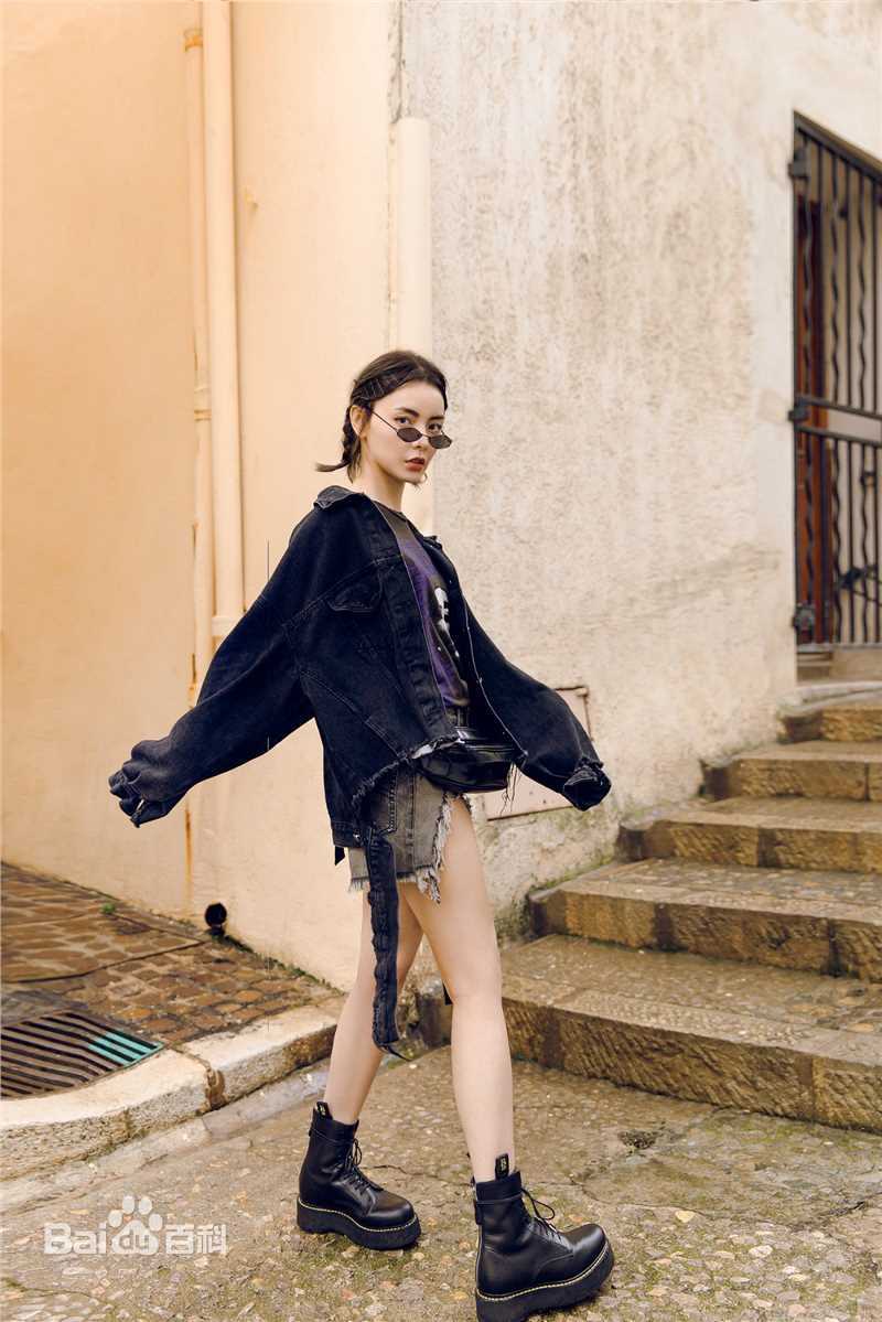 赵宇彤街拍图片图册