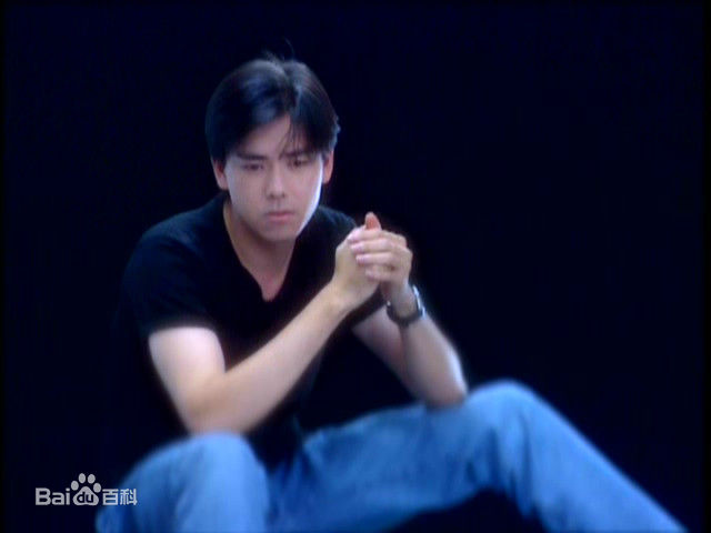 丁力祺(Leo)与小萍萍吴泓君拍摄MV素颜照相册