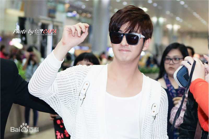 金起范(Kim KiBum)Memory of Love Fan Meeting前后照片