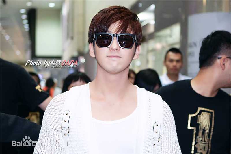 金起范(Kim KiBum)Memory of Love Fan Meeting前后照片