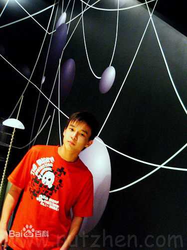 最优质洪赐健生活照