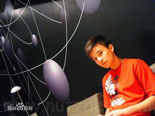 最优质洪赐健生活照