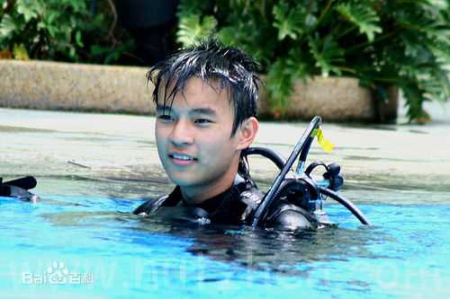 洪赐健影视作品前后照片