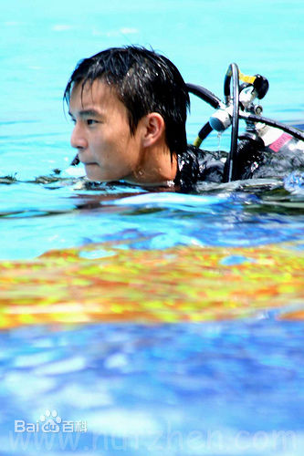 洪赐健影视作品前后照片