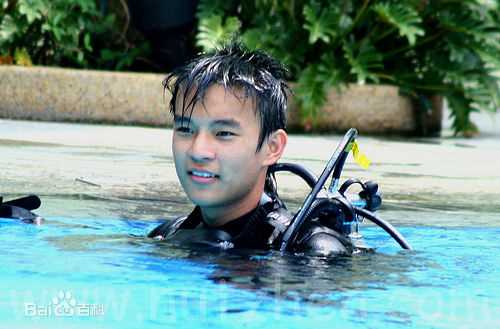 高清洪赐健图片