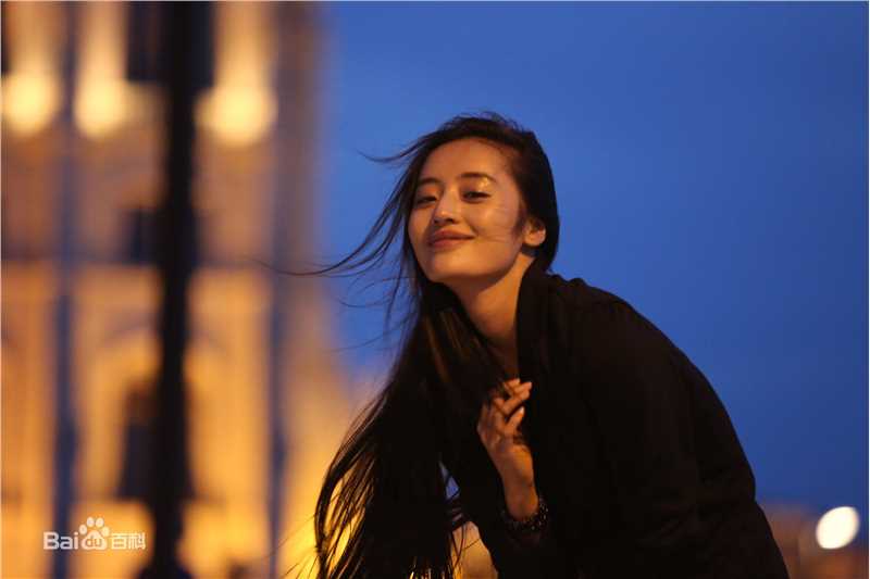 秦雪街拍图片图集