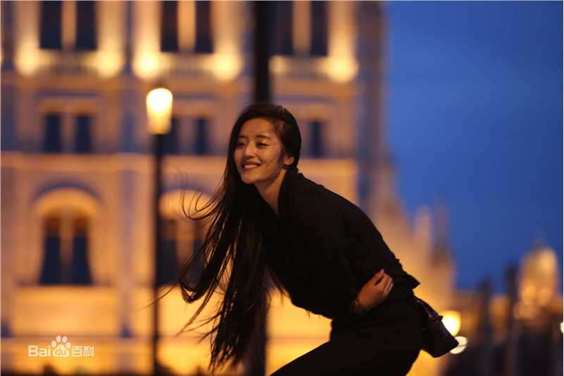 秦雪街拍图片图集