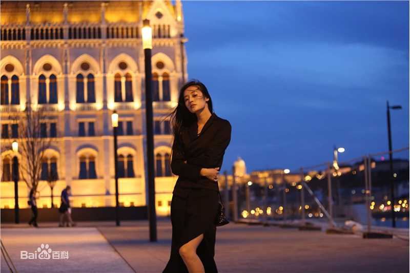 秦雪街拍图片图集