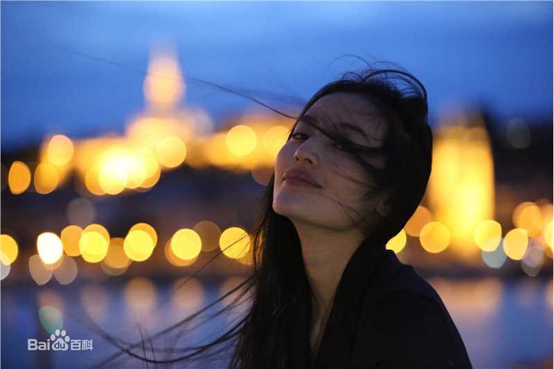 秦雪街拍图片图集