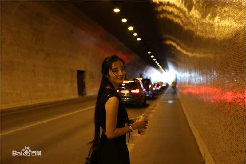 秦雪街拍壁纸壁纸